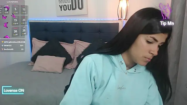 Iris xx  online show from January 28, 2025, 9:41 am