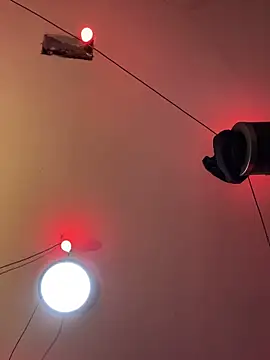 sluttysmiley online show from December 15, 2025, 10:43 am