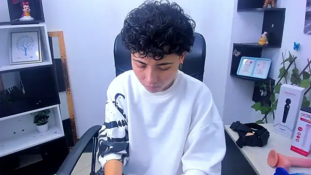 Snapshot of Im_Mathias chatting on November 19, 2025, 3:06 am Im Mathias online show from November 19, 2025, 3:06 am