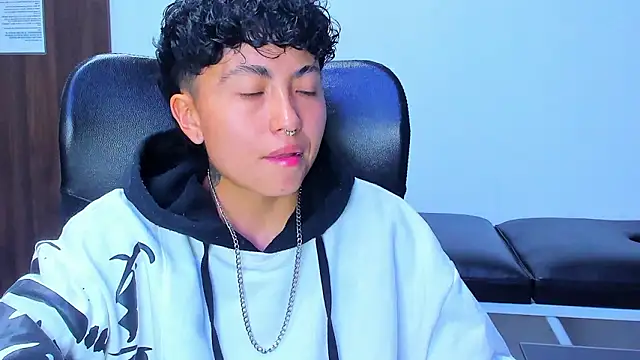 Snapshot of Im_Mathias chatting on February 27, 2026, 2:12 am Im Mathias online show from February 27, 2026, 2:12 am