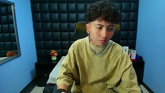 Snapshot of Im_Mathias chatting on November 13, 2025, 2:48 am Im Mathias online show from November 13, 2025, 2:48 am