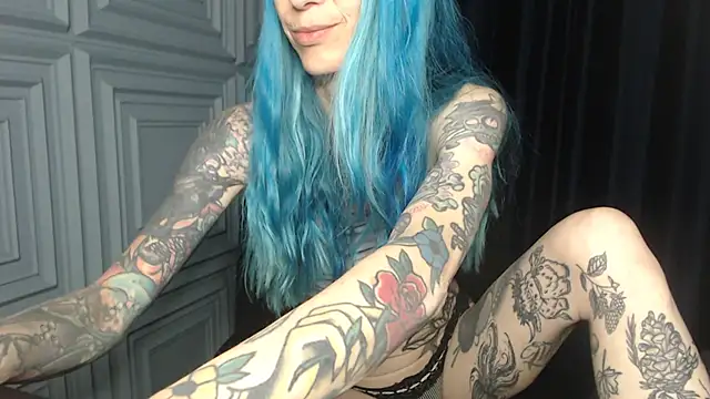 Snapshot of RavenryderUK chatting on May 3, 2026, 8:56 pm RavenryderUK online show from May 3, 2026, 8:56 pm