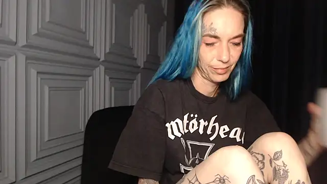 Snapshot of RavenryderUK chatting on May 2, 2026, 8:25 pm RavenryderUK online show from May 2, 2026, 8:25 pm