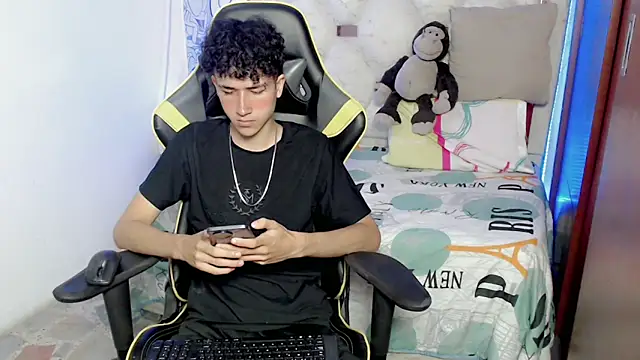 Snapshot of johnny_cagee chatting on November 20, 2025, 3:40 am johnny cagee online show from November 20, 2025, 3:40 am