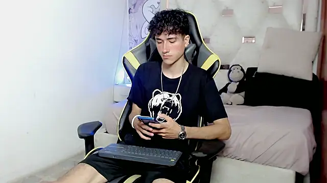 Snapshot of johnny_cagee chatting on January 14, 2026, 5:55 am johnny cagee online show from January 14, 2026, 5:55 am