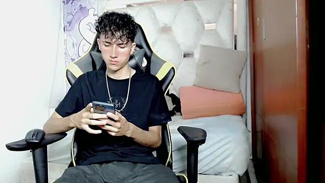 Snapshot of johnny_cagee chatting on December 1, 2025, 3:40 am johnny cagee online show from December 1, 2025, 3:40 am