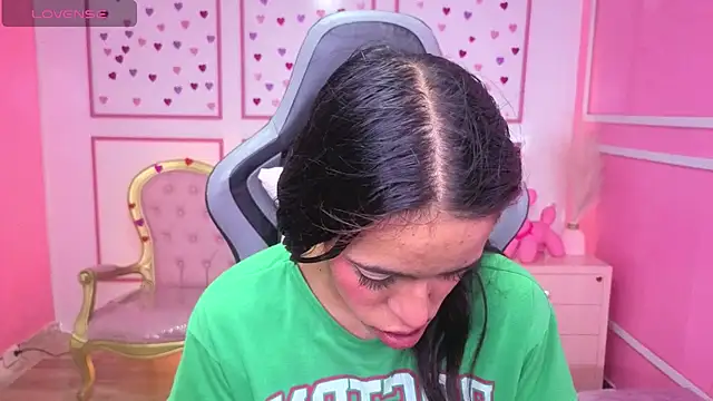 stephania t online show from December 21, 2025, 12:29 pm