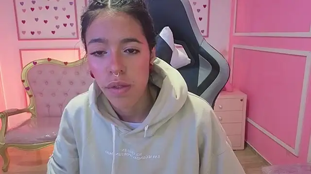 stephania t online show from September 20, 2025, 11:37 am