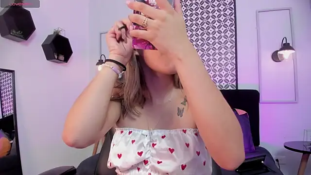  Sophie  miller online show from April 19, 2026, 5:58 pm