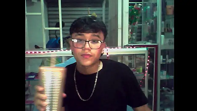 Snapshot of Baby_Cream chatting on December 10, 2024, 4:13 am Baby Cream online show from December 10, 2024, 4:13 am