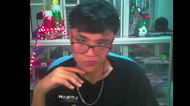 Snapshot of Baby_Cream chatting on December 11, 2024, 4:39 am Baby Cream online show from December 11, 2024, 4:39 am