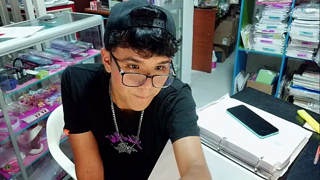 Snapshot of Baby_Cream chatting on February 5, 2025, 3:55 am Baby Cream online show from February 5, 2025, 3:55 am