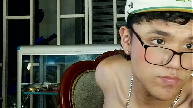 Snapshot of Baby_Cream chatting on January 4, 2025, 10:27 am Baby Cream online show from January 4, 2025, 10:27 am