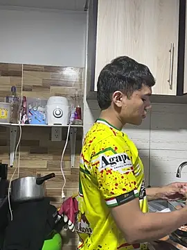 Snapshot of Baby_Cream chatting on December 18, 2025, 12:16 am Baby Cream online show from December 18, 2025, 12:16 am