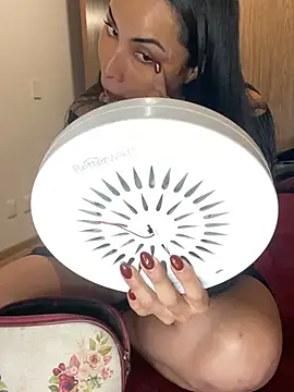 Snapshot of Effyvice13 chatting on January 9, 2026, 6:37 pm Effyvice13 online show from January 9, 2026, 6:37 pm