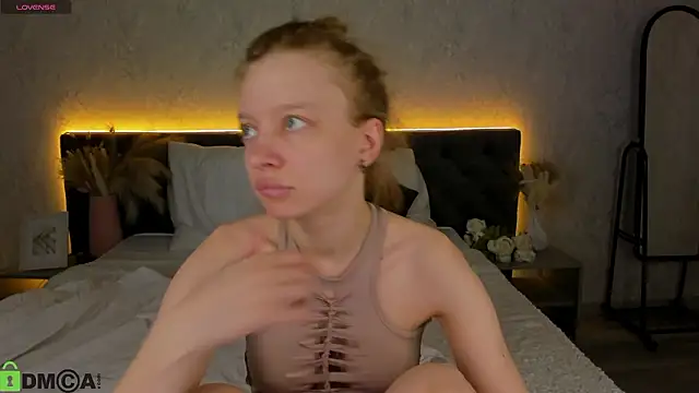 Snapshot of Michelle_Blond chatting on March 7, 2026, 10:32 am Michelle Blond online show from March 7, 2026, 10:32 am