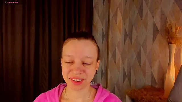 Michelle Blond online show from May 18, 2026, 1:06 am