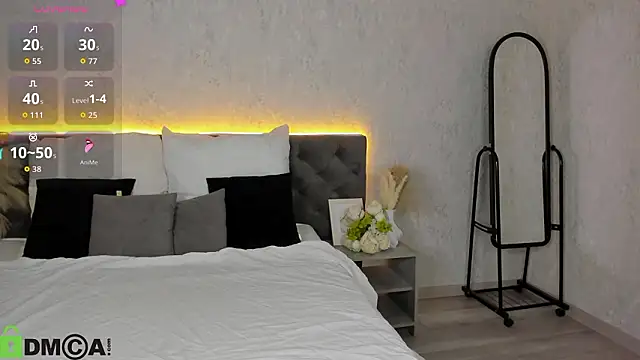 Snapshot of Michelle_Blond chatting on February 1, 2026, 9:18 am Michelle Blond online show from February 1, 2026, 9:18 am