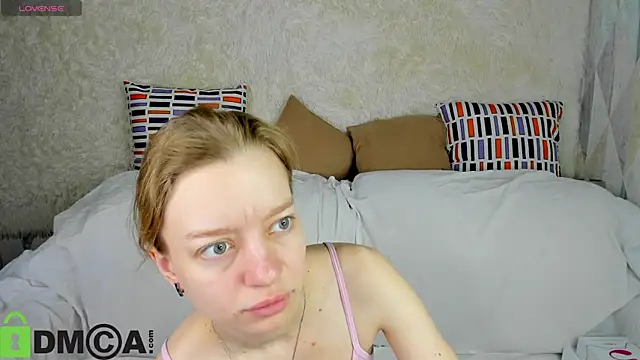 Michelle Blond online show from November 24, 2025, 7:52 am