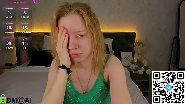 Snapshot of Michelle_Blond chatting on February 22, 2026, 3:31 am Michelle Blond online show from February 22, 2026, 3:31 am