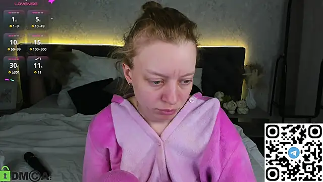 Snapshot of Michelle_Blond chatting on March 20, 2026, 9:21 am Michelle Blond online show from March 20, 2026, 9:21 am