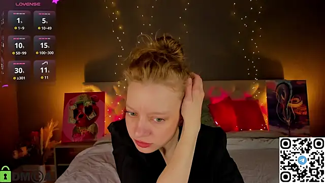 Snapshot of Michelle_Blond chatting on March 27, 2026, 8:26 am Michelle Blond online show from March 27, 2026, 8:26 am