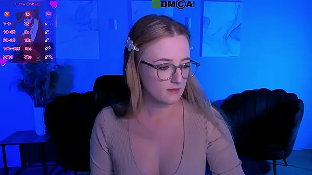 luna berryy online show from March 3, 2026, 8:16 pm