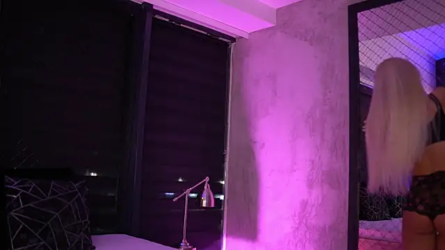 Snapshot of Candy_Ivy chatting on December 4, 2025, 6:29 pm Candy Ivy online show from December 4, 2025, 6:29 pm