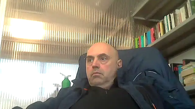 Snapshot of pantomax chatting on April 3, 2026, 11:16 am pantomax online show from April 3, 2026, 11:16 am