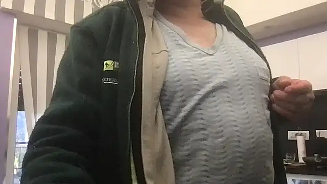 Snapshot of pantomax chatting on December 3, 2025, 1:43 pm pantomax online show from December 3, 2025, 1:43 pm