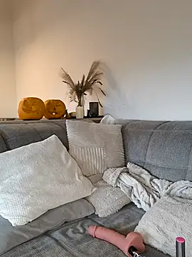 Secret couple  online show from November 3, 2025, 7:02 am