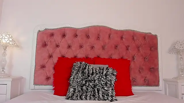 amberlitle online show from September 30, 2025, 12:22 pm