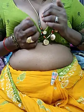 Snapshot of sweety_telugupilla chatting on May 17, 2026, 9:53 am sweety telugupilla online show from May 17, 2026, 9:53 am