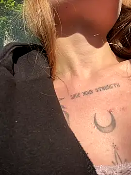 KitteCat online show from September 28, 2025, 12:56 pm