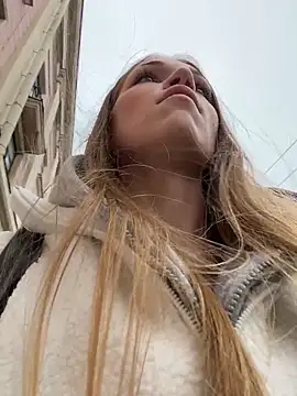 KitteCat online show from October 4, 2025, 7:32 am