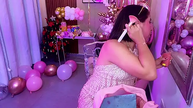 Sharlotte Milk online show from December 2, 2025, 11:23 am