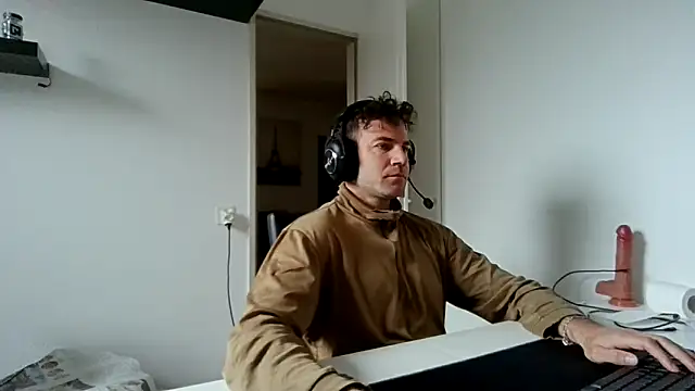 alpha-hunk online show from March 29, 2026, 9:22 am