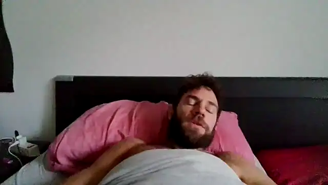 alpha-hunk online show from November 2, 2025, 9:36 am