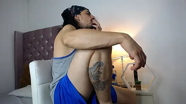 Snapshot of Sr_Magnus_ chatting on September 24, 2025, 5:58 am Sr Magnus online show from September 24, 2025, 5:58 am