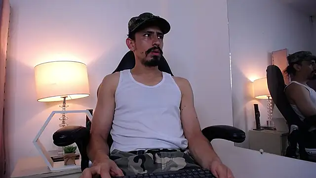 Snapshot of Sr_Magnus_ chatting on October 1, 2025, 6:18 am Sr Magnus online show from October 1, 2025, 6:18 am