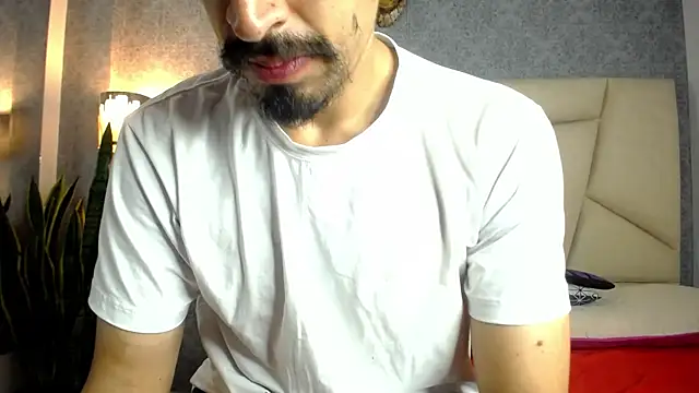 Snapshot of Sr_Magnus_ chatting on September 16, 2025, 1:39 am Sr Magnus online show from September 16, 2025, 1:39 am