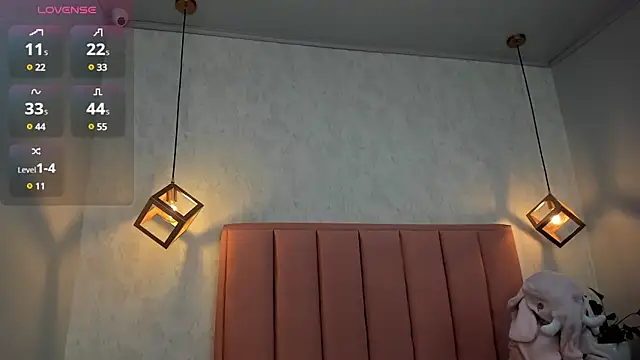 MAYROBERTSS online show from January 17, 2025, 12:21 pm