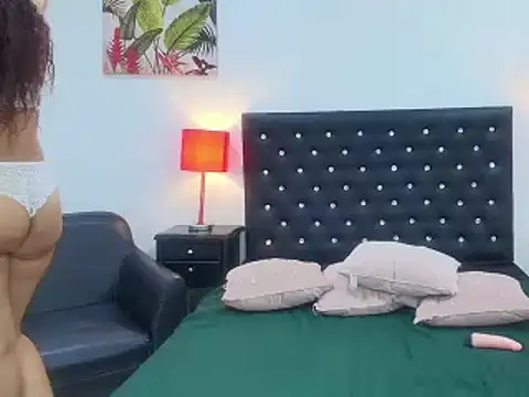 RominaKleiin online show from January 9, 2025, 3:01 pm