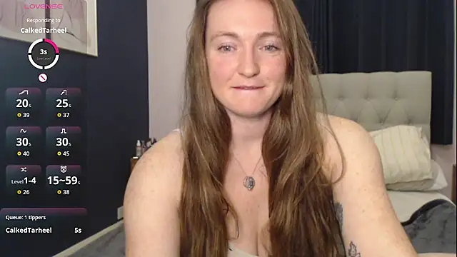 Snapshot of BustyBonnieUK chatting on November 30, 2025, 10:43 pm BustyBonnieUK online show from November 30, 2025, 10:43 pm