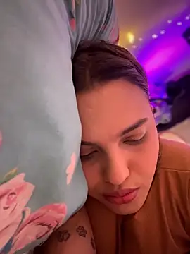 Snapshot of vivicolibri chatting on April 7, 2026, 3:19 am vivicolibri online show from April 7, 2026, 3:19 am