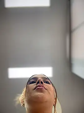 Snapshot of vivicolibri chatting on March 13, 2026, 3:17 pm vivicolibri online show from March 13, 2026, 3:17 pm