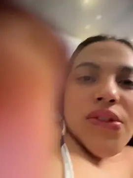 Snapshot of vivicolibri chatting on April 15, 2026, 8:09 pm vivicolibri online show from April 15, 2026, 8:09 pm