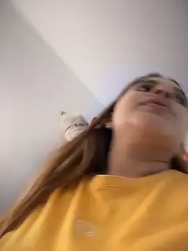 Snapshot of vivicolibri chatting on April 3, 2026, 10:05 pm vivicolibri online show from April 3, 2026, 10:05 pm