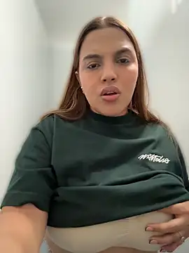 Snapshot of vivicolibri chatting on April 8, 2026, 3:35 pm vivicolibri online show from April 8, 2026, 3:35 pm