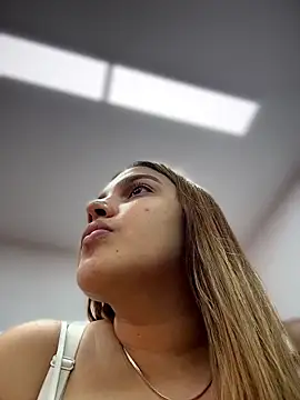 Snapshot of vivicolibri chatting on March 11, 2026, 5:18 pm vivicolibri online show from March 11, 2026, 5:18 pm